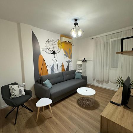 Eleven Appartement Podgorica Buitenkant foto