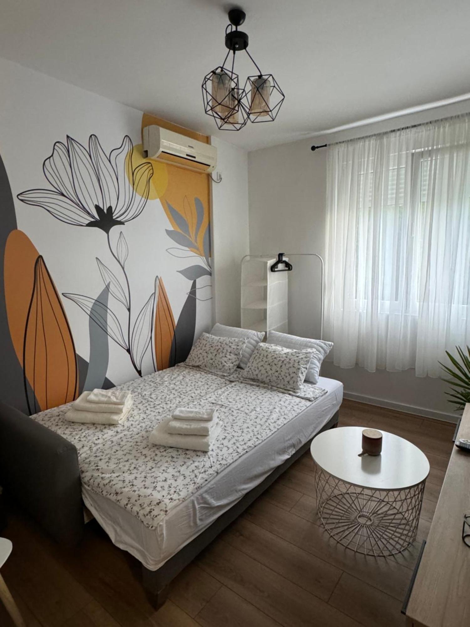Eleven Appartement Podgorica Buitenkant foto